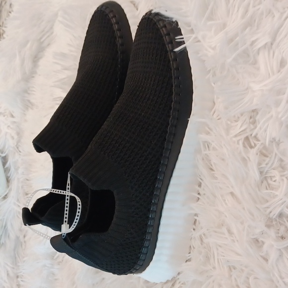 NEW STEVE MADDEN Samarah Black slip on knit shoe in black SZ 9 - Picture 9 of 17